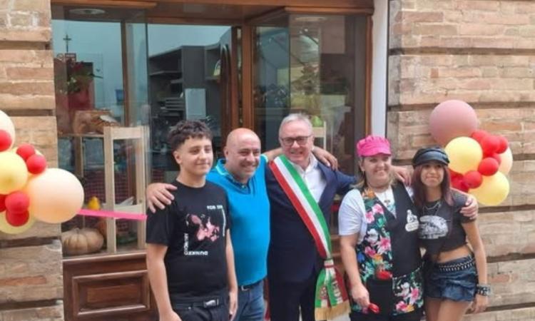 Treia, Società Agricola 2C: apre una nuova macelleria nel cuore del centro storico Treia, Società Agricola 2C: apre una nuova macelleria nel cuore del centro storico
