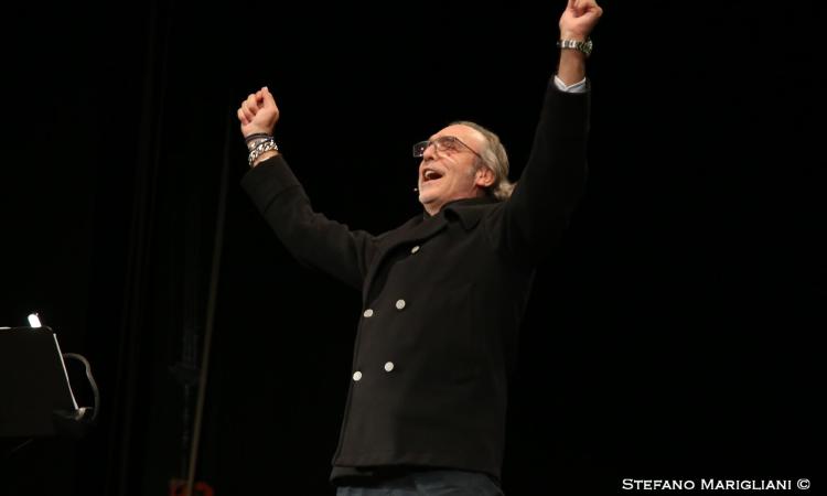 Luca Ward apre la stagione artistica del Politeama, la grande voce del cinema si racconta in uno spettacolo intimo e personale Luca Ward apre la stagione artistica del Politeama, la grande voce del cinema si racconta in uno spettacolo intimo e personale