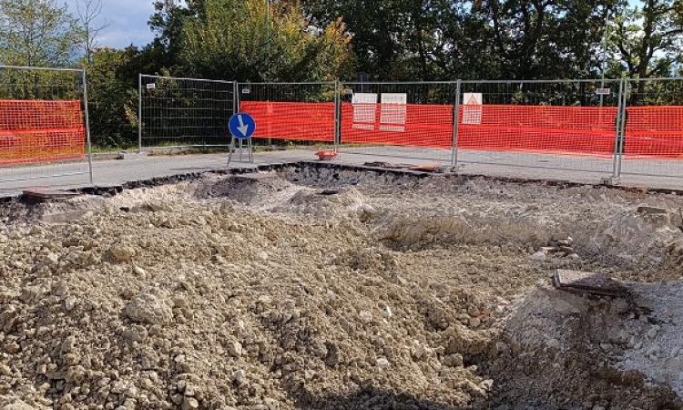 Camerino, al via i lavori al Pronto Soccorso: nuovi posti letto per l’emergenza Covid Camerino, al via i lavori al Pronto Soccorso: nuovi posti letto per l’emergenza Covid