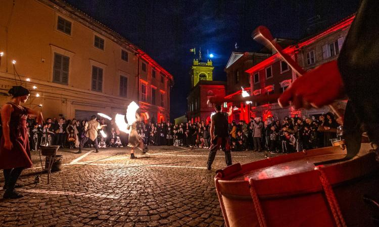 Montefano si prepara a tremare di paura: torna "Halloween Infernale" con la notte del Mazzamurello Montefano si prepara a tremare di paura: torna "Halloween Infernale" con la notte del Mazzamurello