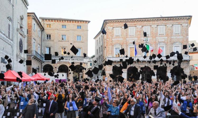 La "scuola del merito": la falsa retorica della meritocrazia e le sue incongruenze La "scuola del merito": la falsa retorica della meritocrazia e le sue incongruenze