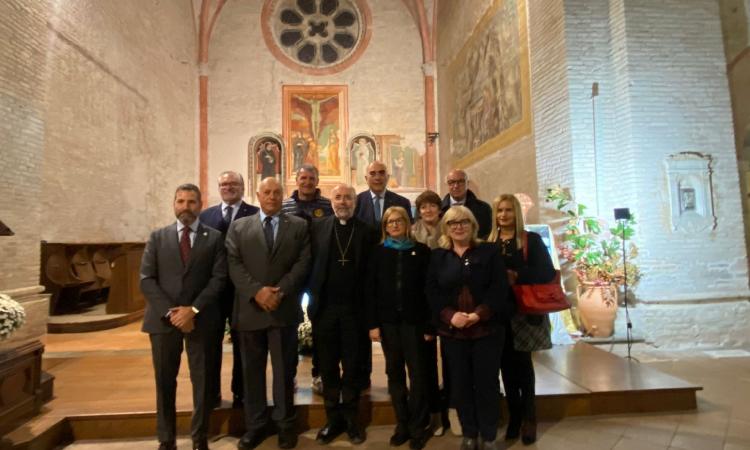 Solidarietà All'Abbazia di Fiastra: donazione dei Service Club alla Casa Bethlem Solidarietà All'Abbazia di Fiastra: donazione dei Service Club alla Casa Bethlem