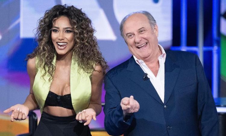 La ruota gira al "Val di Chienti": Samira Lui ospite d'eccezione per i 27 anni del centro commerciale