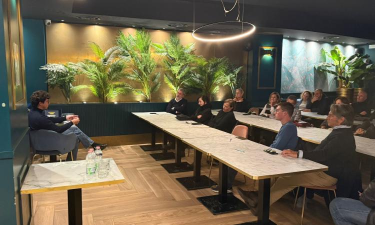 "Un caffè per la città" convince: la politica riparte dall'ascolto a Civitanova "Un caffè per la città" convince: la politica riparte dall'ascolto a Civitanova