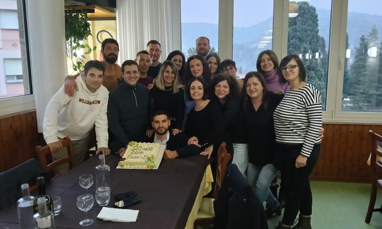 21 anni dopo il diploma: gli ex studenti dell’ITIS E. Divini si ritrovano a pranzo 21 anni dopo il diploma: gli ex studenti dell’ITIS E. Divini si ritrovano a pranzo