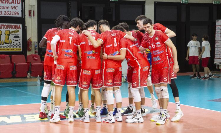 Il primo stop casalingo fa male, Sorrento passa in tre set