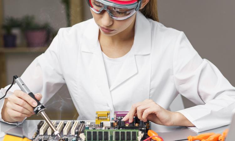 Programmazione per FPGA e automazione industriale: cosa c'è da sapere Programmazione per FPGA e automazione industriale: cosa c'è da sapere