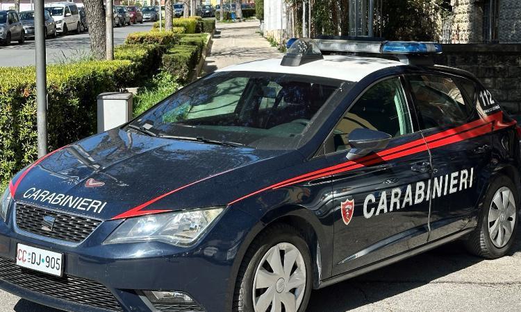Corridonia - "C'è un giovane ubriaco che si aggira tra le auto": nello zaino aveva arnesi da scasso, denunciato