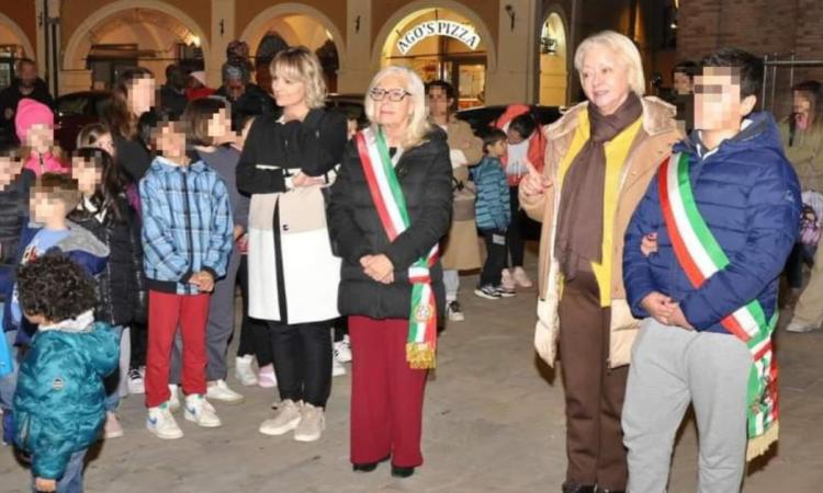 Mercatino di economia circolare in piazza: iniziativa solidale con ricavato destinato a Unicef