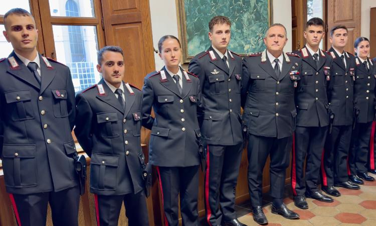 La provincia di Macerata accoglie 8 nuovi carabinieri: cinque uomini e tre donne per l'entroterra La provincia di Macerata accoglie 8 nuovi carabinieri: cinque uomini e tre donne per l'entroterra