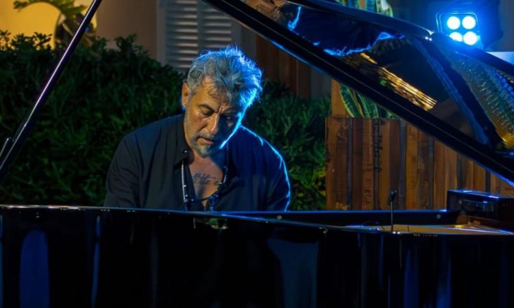 Civitanova, al teatro Annibal Caro va in scena “Oltre- Un inno alla forza delle donne” Civitanova, al teatro Annibal Caro va in scena “Oltre- Un inno alla forza delle donne”