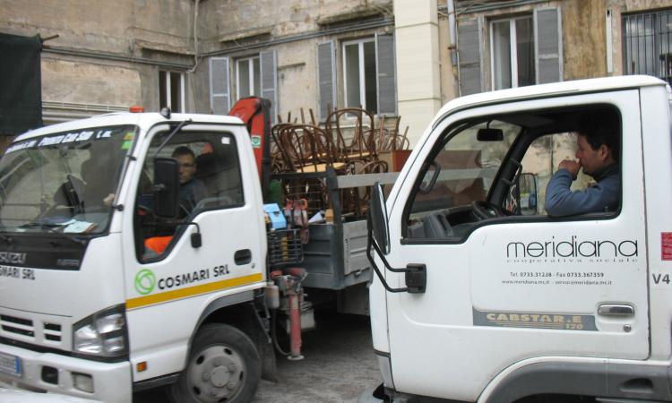 Macerata, sgombero del Palazzo del Governo: arredi al riuso per ridurre sprechi e costi Macerata, sgombero del Palazzo del Governo: arredi al riuso per ridurre sprechi e costi