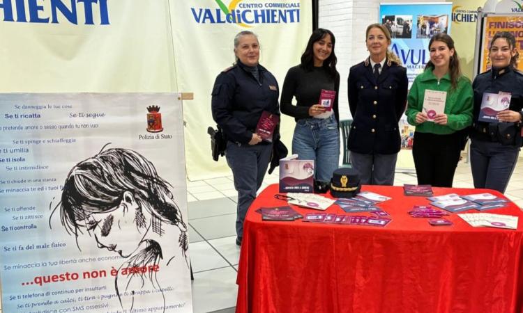 "Questo non è Amore": la Polizia in campo a Macerata e provincia per la Giornata contro la violenza di genere "Questo non è Amore": la Polizia in campo a Macerata e provincia per la Giornata contro la violenza di genere