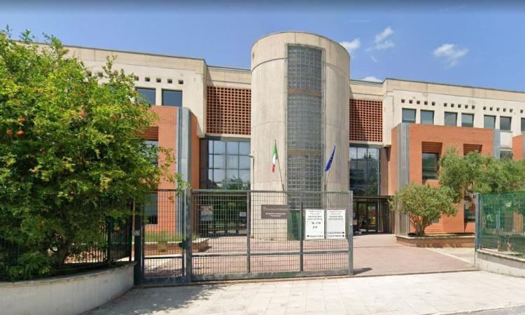 Matelica, domani chiuso il plesso Antinori per sciopero generale Matelica, domani chiuso il plesso Antinori per sciopero generale
