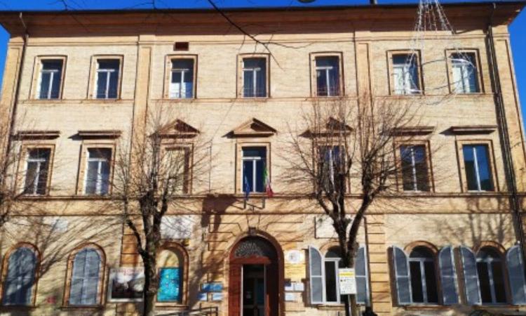 Formazione e lavoro, ecco le migliori scuole del Maceratese: il Filelfo di Tolentino al vertice tra i licei Formazione e lavoro, ecco le migliori scuole del Maceratese: il Filelfo di Tolentino al vertice tra i licei