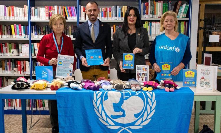 Matelica inaugura il Baby Pit Stop Unicef nella biblioteca comunale: uno spazio dedicato a genitori e bambini