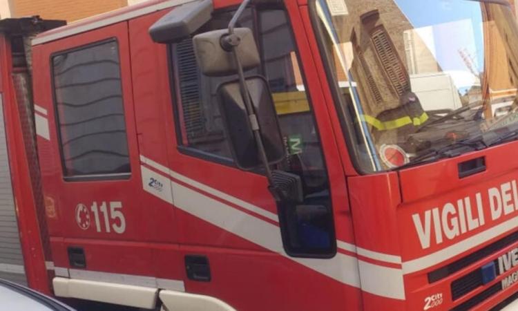 Danno alla condotta del gas, isolato ponte a Villa Potenza e chiusa la Provinciale 77 Danno alla condotta del gas, isolato ponte a Villa Potenza e chiusa la Provinciale 77