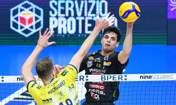 La Lube in trasferta proprio non gira: a Modena altra sconfitta e classifica che sorride sempre meno La Lube in trasferta proprio non gira: a Modena altra sconfitta e classifica che sorride sempre meno