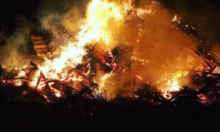 Illuminiamo la Via Lauretana: il 9 dicembre tornano i focaracci per la Venuta della Santa Casa Illuminiamo la Via Lauretana: il 9 dicembre tornano i focaracci per la Venuta della Santa Casa