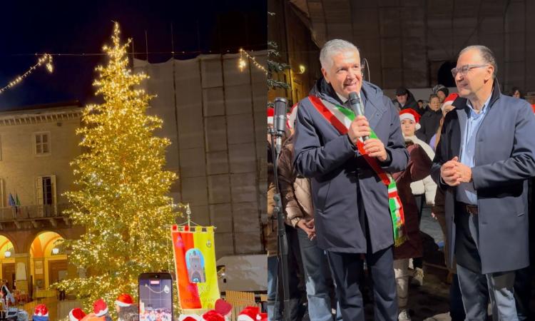 Civitanova Alta accende la magia del Natale tra luminarie, musica e presepi Civitanova Alta accende la magia del Natale tra luminarie, musica e presepi