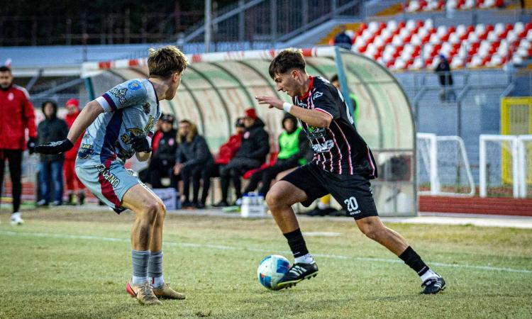 “Un’emozione unica”: l’esordio di Riccardo Arbusti, 17 anni di Camerino, con la Maceratese “Un’emozione unica”: l’esordio di Riccardo Arbusti, 17 anni di Camerino, con la Maceratese