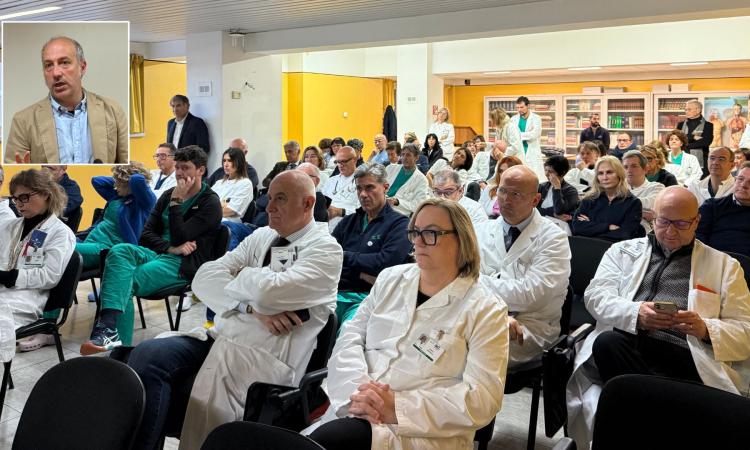 Macerata, l'assessore Calcinaro in visita all'ospedale: "L'Ast terza in Italia per miglioramento dell'assistenza" Macerata, l'assessore Calcinaro in visita all'ospedale: "L'Ast terza in Italia per miglioramento dell'assistenza"