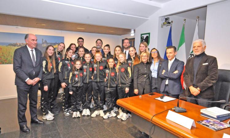 Ginnastica ritmica, Fabriano si regala Amina Zaripova: 'Il nuovo traguardo per Sofia Raffaeli e le giovani promesse" Ginnastica ritmica, Fabriano si regala Amina Zaripova: 'Il nuovo traguardo per Sofia Raffaeli e le giovani promesse"