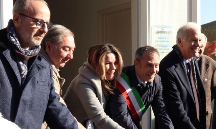 Camerino, inaugurata la nuova sede della casa di riposo Fondazione Casa Amica e la rinnovata sede CRI Camerino, inaugurata la nuova sede della casa di riposo Fondazione Casa Amica e la rinnovata sede CRI