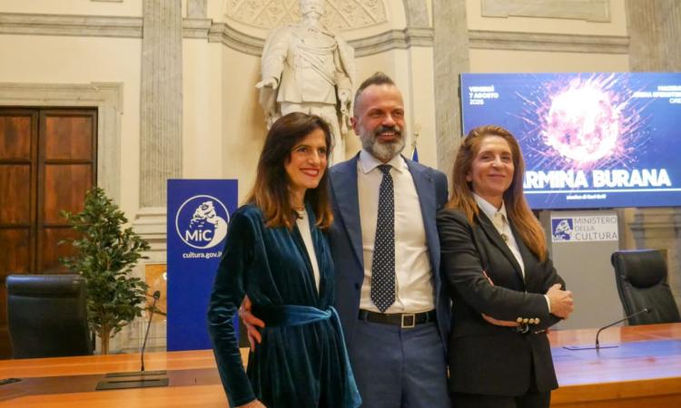 Dal Nabucco all'intelligenza artificiale per essere più fantasy : il Macerata Opera Festival 2026 si svela a Roma (FOTO e VIDEO) Dal Nabucco all'intelligenza artificiale per essere più fantasy : il Macerata Opera Festival 2026 si svela a Roma (FOTO e VIDEO)