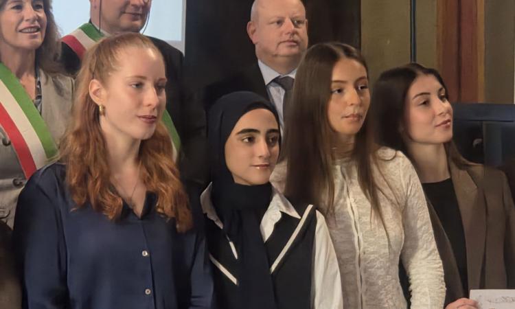 Trionfo della moda marchigiana a Bergamo, l’IIS Bonifazi Corridoni di Civitanova domina il premio Riboli 2025 Trionfo della moda marchigiana a Bergamo, l’IIS Bonifazi Corridoni di Civitanova domina il premio Riboli 2025