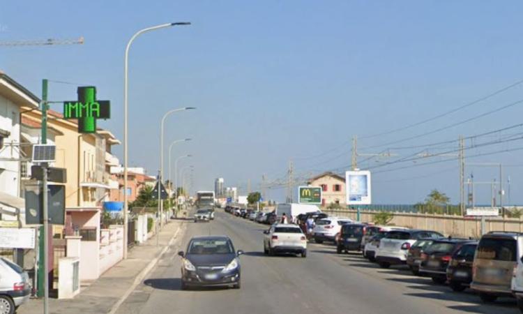 Civitanova, ci sarà un semaforo anche nei pressi della farmacia "IV Marine": modifiche anche alla rotatoria di via Colombo Civitanova, ci sarà un semaforo anche nei pressi della farmacia "IV Marine": modifiche anche alla rotatoria di via Colombo