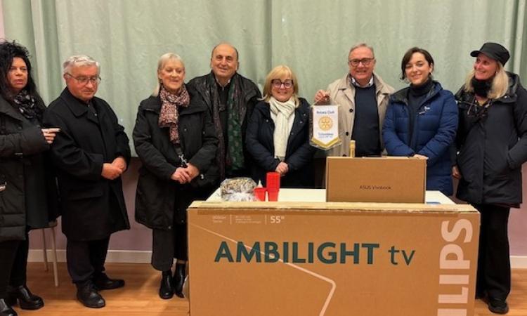 Solidarietà e attenzione alla terza età: il Rotary Club Tolentino sostiene il Centro anziani di Passo di Treia