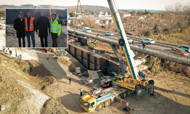 Il nuovo ponte di Piediripa prende forma: al via il montaggio dei conci d'acciaio