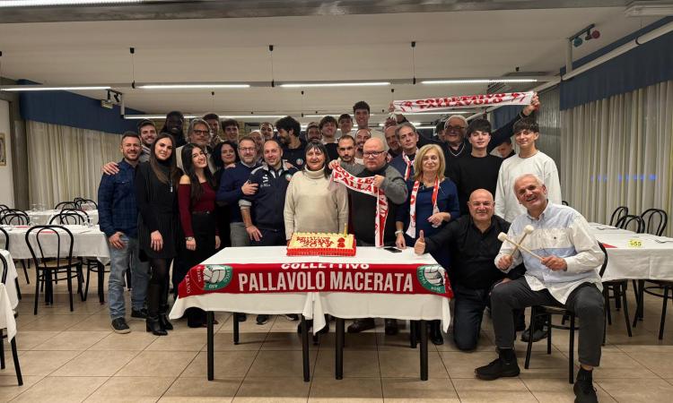 Cena di Natale per il Collettivo Pallavolo Macerata: tifosi, squadra e staff uniti per la salvezza Cena di Natale per il Collettivo Pallavolo Macerata: tifosi, squadra e staff uniti per la salvezza