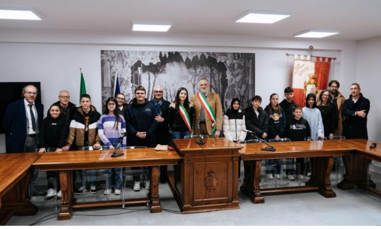 Mogliano, eletto il Consiglio Comunale dei Ragazzi: la baby sindaca è Gaia Silvi Mogliano, eletto il Consiglio Comunale dei Ragazzi: la baby sindaca è Gaia Silvi