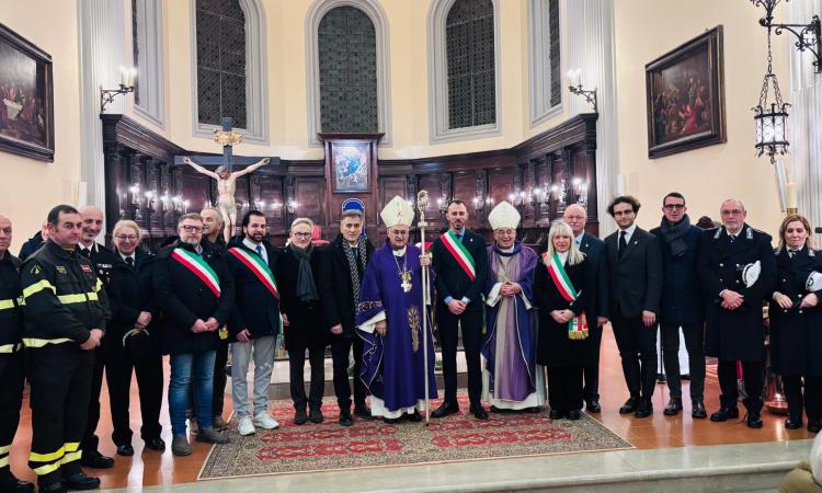 Celebrata nella concattedrale di Santa Maria Assunta la chiusura del Giubileo diocesano Celebrata nella concattedrale di Santa Maria Assunta la chiusura del Giubileo diocesano