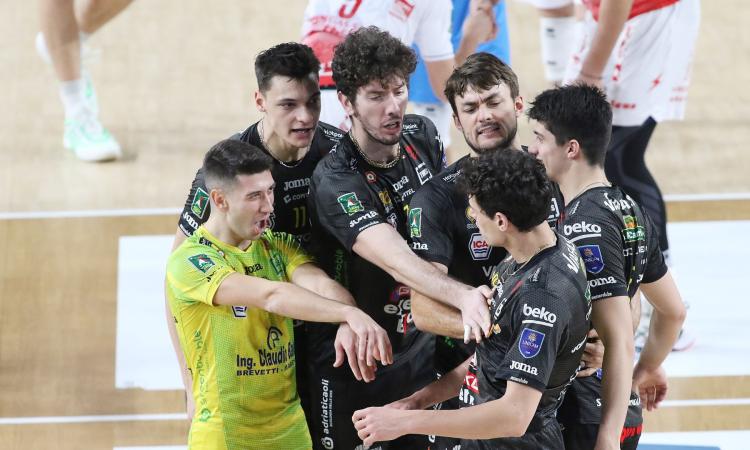 Al Palazzo non si passa: la Lube piega Piacenza a suon di ace e firma il sorpasso in classifica (FOTO)
