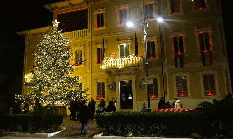 Porto Recanati dà il benvenuto al 2026 in piazza Brancondi: musica, festa e brindisi di mezzanotte Porto Recanati dà il benvenuto al 2026 in piazza Brancondi: musica, festa e brindisi di mezzanotte