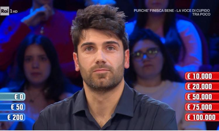 Tolentino, Roberto balla ad "Affari Tuoi": maxi vincita da 100mila euro per chiudere il 2025 Tolentino, Roberto balla ad "Affari Tuoi": maxi vincita da 100mila euro per chiudere il 2025