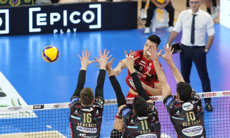 Coppa Italia, la Lube si accende e si spegne: la Sir Perugia vola alle Final Four