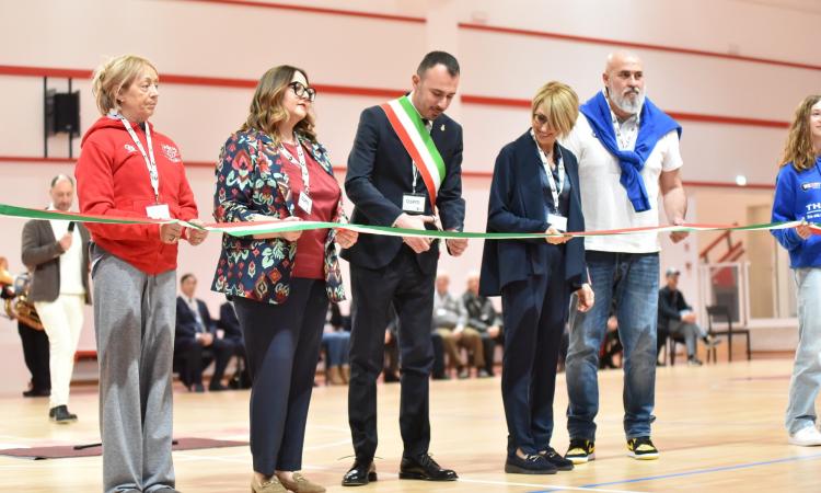 Inaugurata la Palestra della Libertà a Matelica: nuovo palasport per basket e volley Inaugurata la Palestra della Libertà a Matelica: nuovo palasport per basket e volley