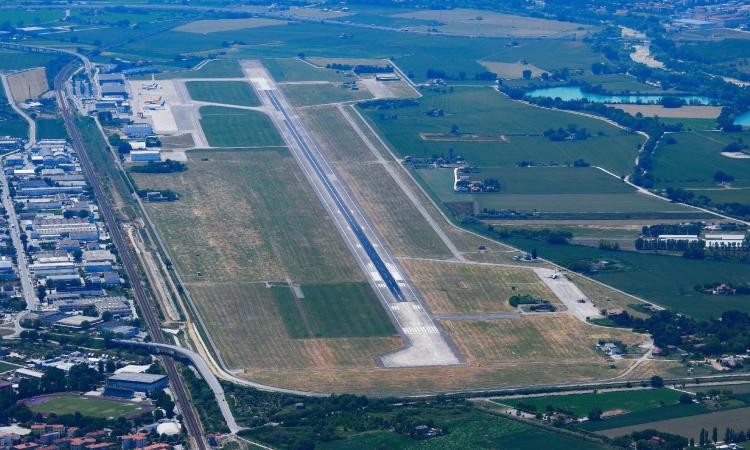 Ryanair potenzia Ancona: 6 destinazioni e oltre 40 voli settimanali per l’estate 2026 Ryanair potenzia Ancona: 6 destinazioni e oltre 40 voli settimanali per l’estate 2026