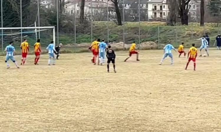 “Sono qui per fare un favore”: le parole dell'arbitro accendono il post-partita in Seconda Categoria