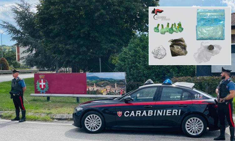Matelica, troppa agitazione al posto di blocco: i carabinieri incastrano uno spacciatore