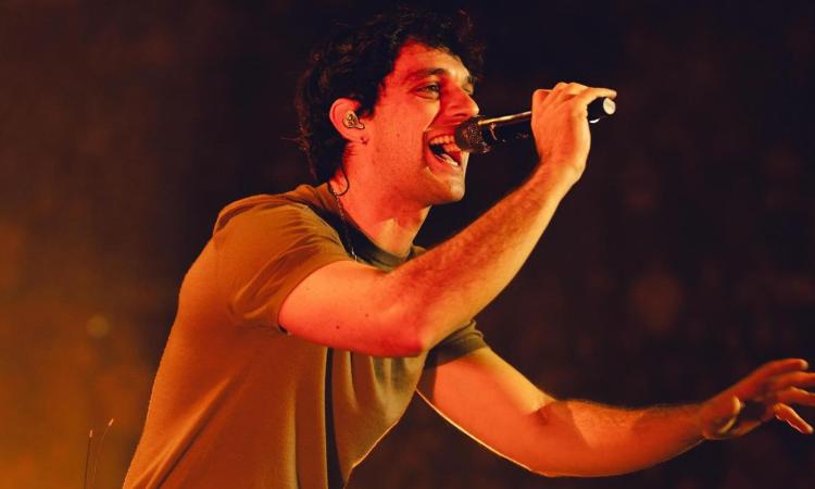 Dal palco di Sanremo a quello del Brahma: Bresh accende la notte di Civitanova