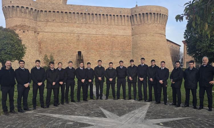 Dal Criptoportico alla Rocca: Urbisaglia accoglie i futuri piloti dell’Aeronautica Militare Dal Criptoportico alla Rocca: Urbisaglia accoglie i futuri piloti dell’Aeronautica Militare