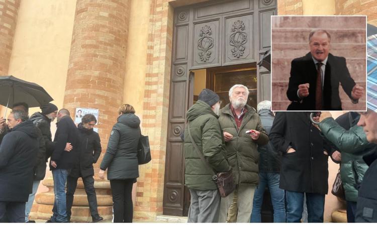 Santa Croce gremita per l’ultimo saluto ad Alberto Prenna, leggenda della Maceratese