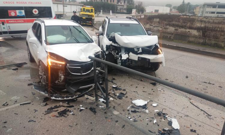 Corridonia, scontro fra tre auto lungo la Sp 28 Corridonia, scontro fra tre auto lungo la Sp 28