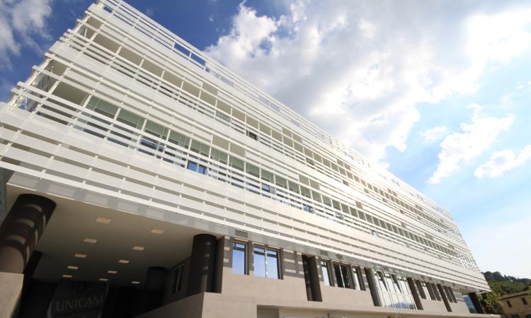 “Porte Aperte in Unicam”: due giorni per scegliere il futuro universitario “Porte Aperte in Unicam”: due giorni per scegliere il futuro universitario