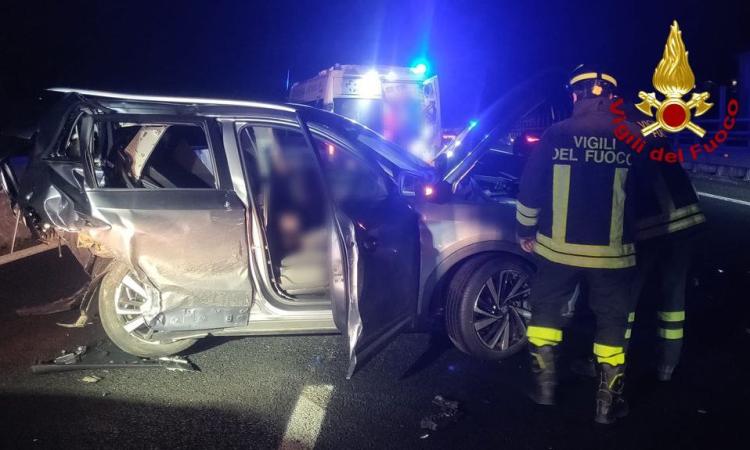 Incidente in A14: un ferito a Torrette e km di coda tra Porto Recanati e Civitanova Incidente in A14: un ferito a Torrette e km di coda tra Porto Recanati e Civitanova